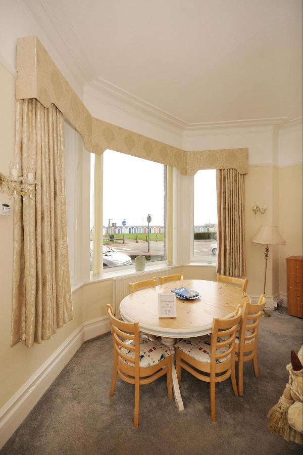 Loveliest Homes Paignton - Wavecrest Apartments - Mixed Sizes - Parking Esterno foto